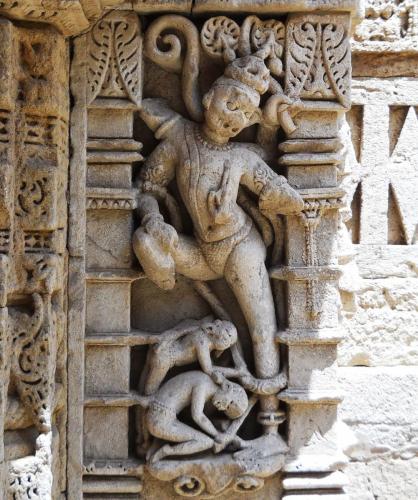 11 rani ki vav Hanuman