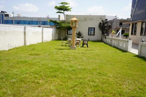 96cb40c6-e7a0-454b-bb47-5f3f5655ec1d